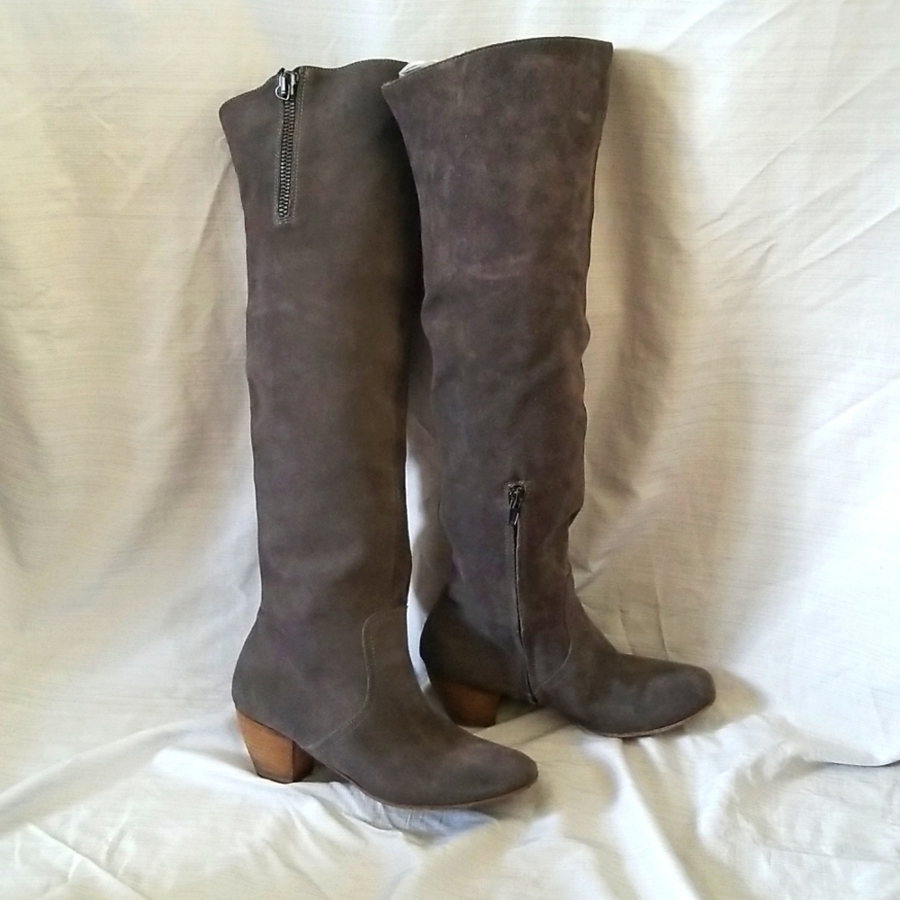 Vero Cuoio knee high gray suede boots size 37